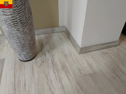 Výprodej: Lišta BOLTA 25669 pro PVC a vinylové podlahy 2,5m barva černá